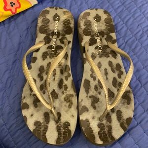 Vionic Beach flip flops